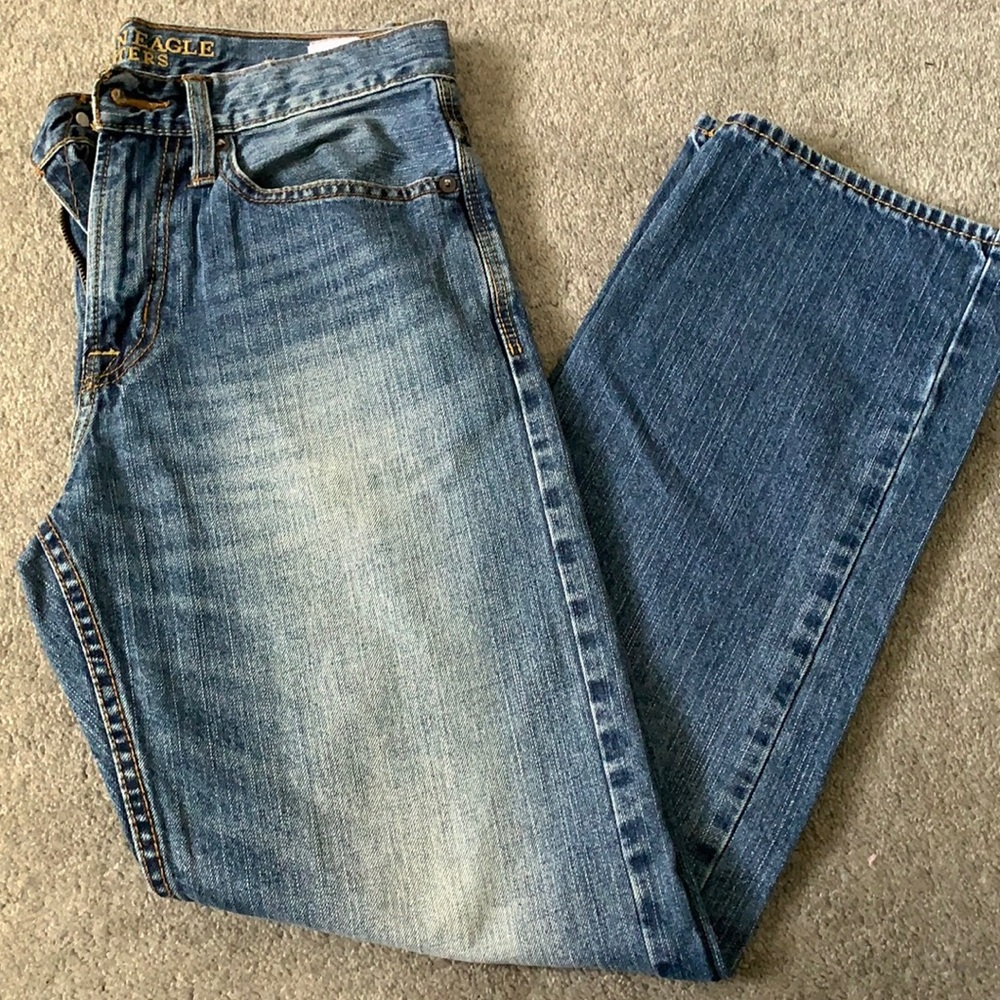 NWOT men’s medium wash jeans